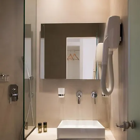 Konukevi Lithos Sifnos Kamarai