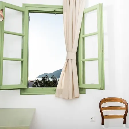 Konukevi Lithos Sifnos Kamarai